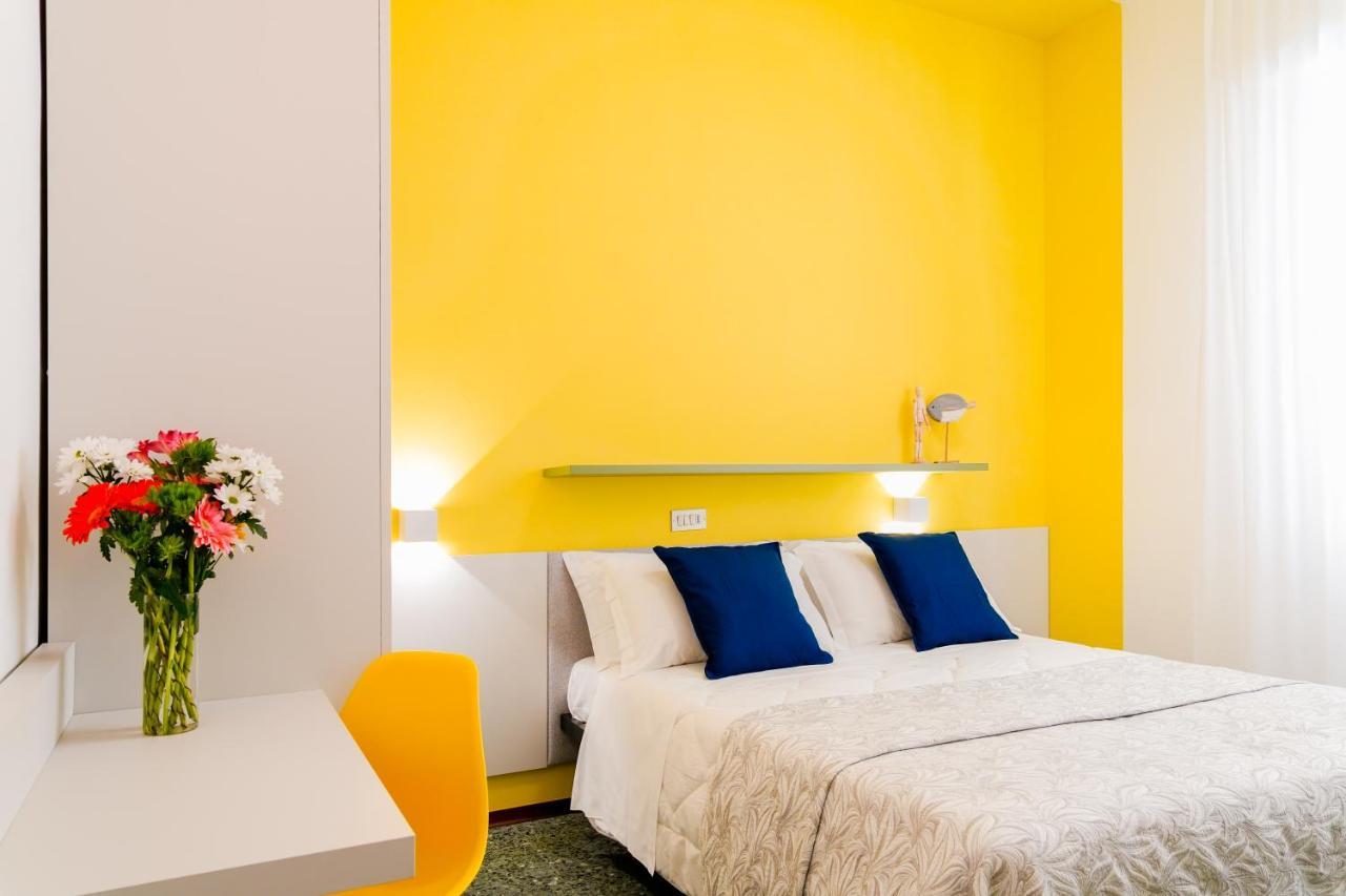 Hotel Mon Pays Римини Екстериор снимка