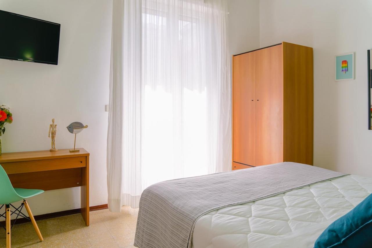 Hotel Mon Pays Римини Екстериор снимка