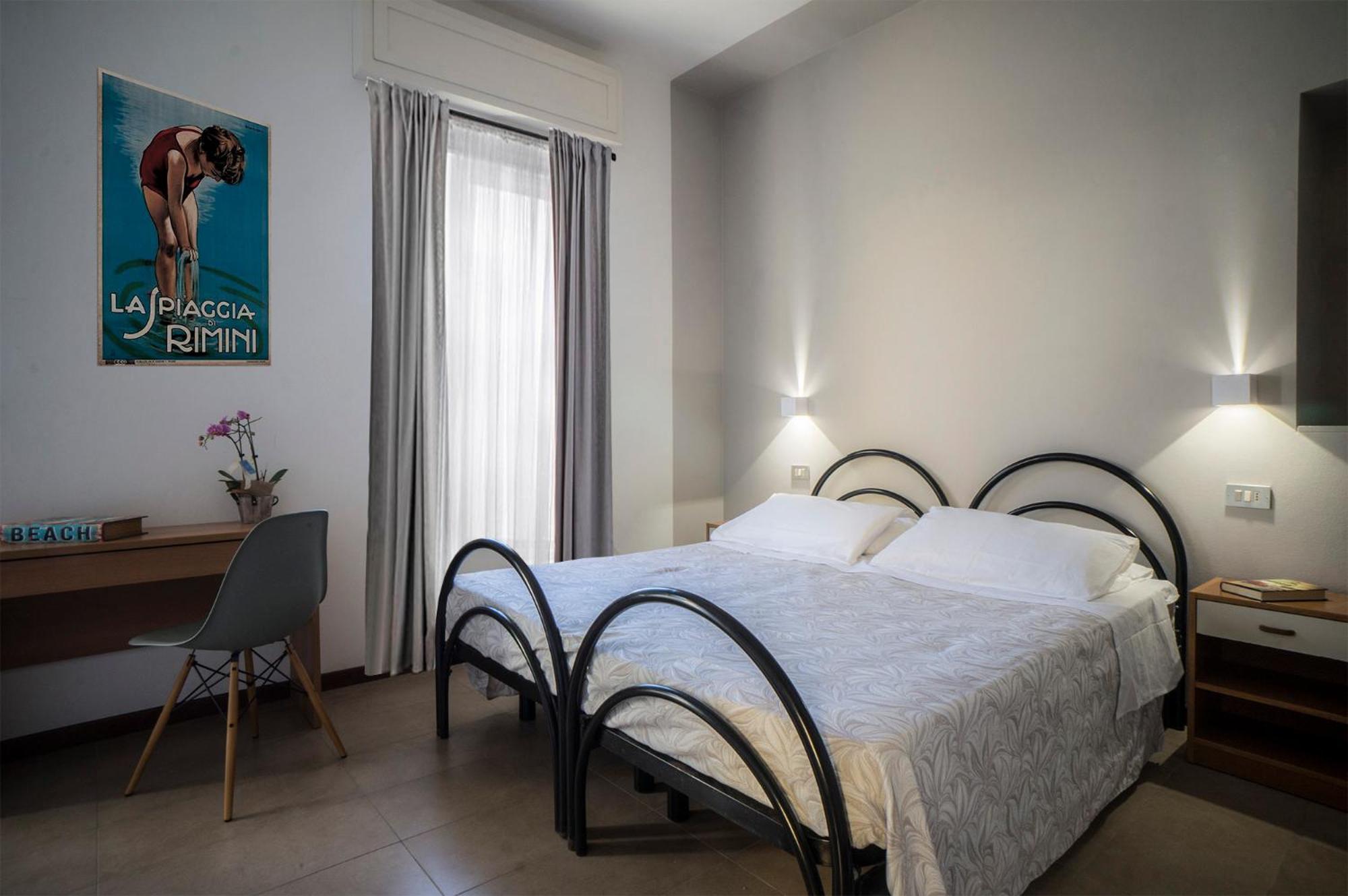 Hotel Mon Pays Римини Екстериор снимка