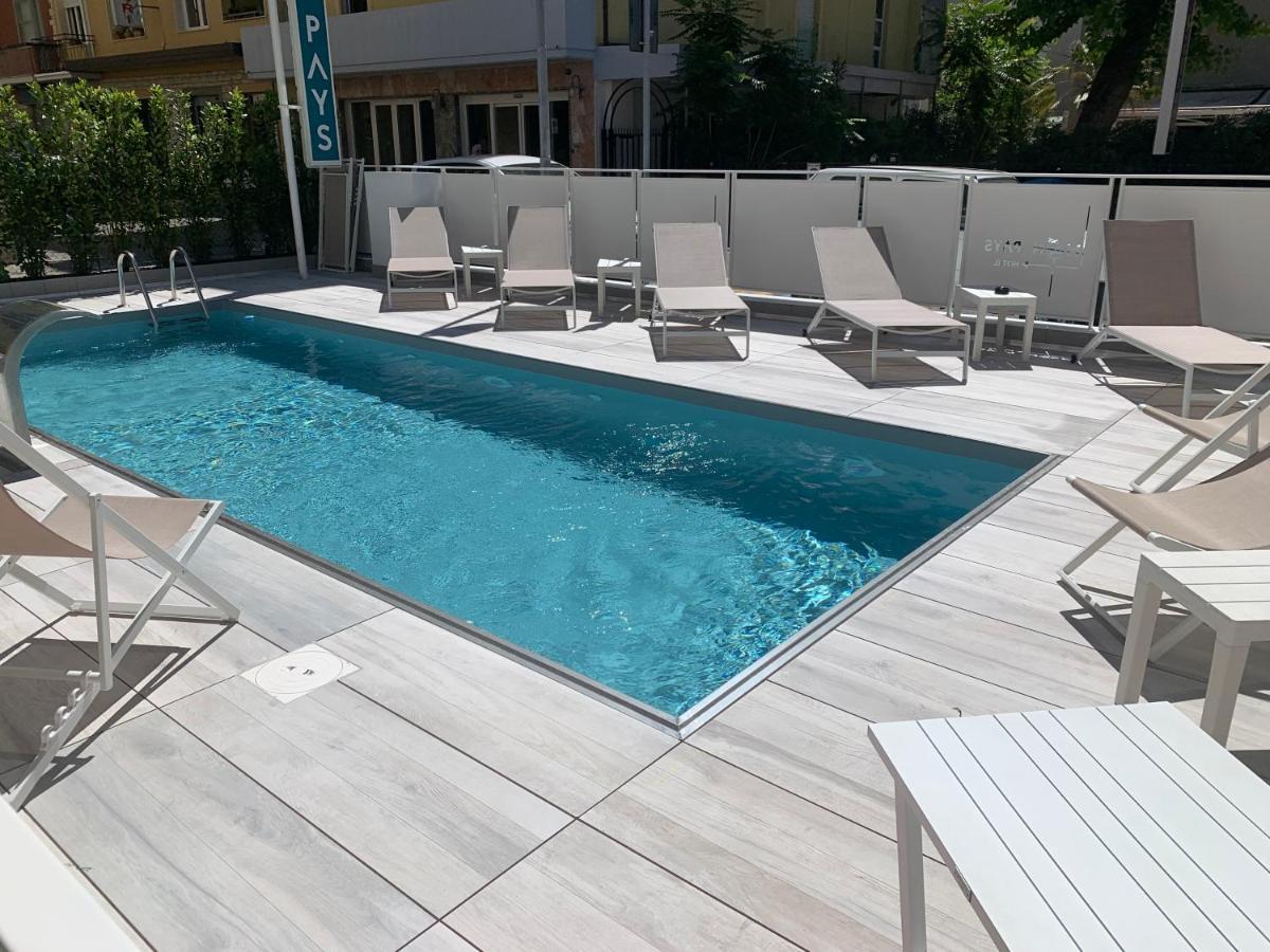 Hotel Mon Pays Римини Екстериор снимка